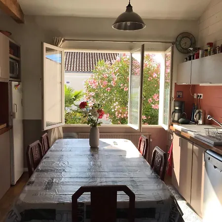 Le Bayanas * La Rochelle (Charente-Maritime)