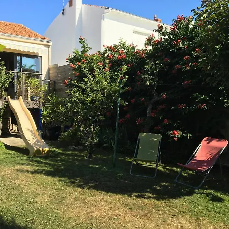 Le Bayanas Holiday home
