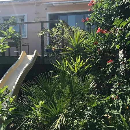 Le Bayanas لا روشيل